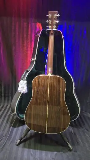Martin Guitars - D-28 2017 2