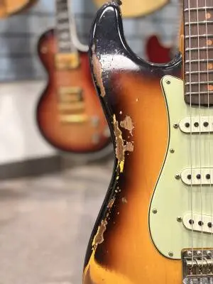 Fender Custom Shop '61 Stratocaster Heavy Relic 2