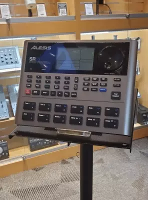 Alesis - SR-18