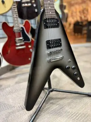 Gibson 80's Flying V Silverburst 2