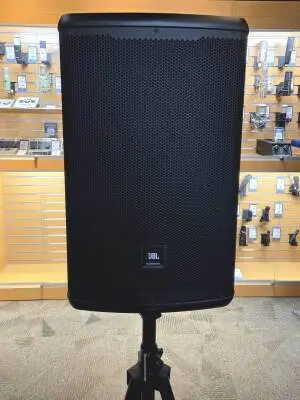 JBL - EON 715