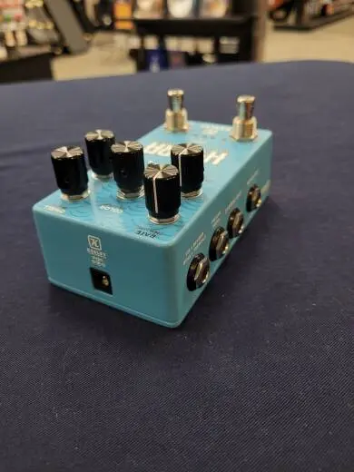Keeley HYDRA Stereo Reverb & Tremolo Pedal 2