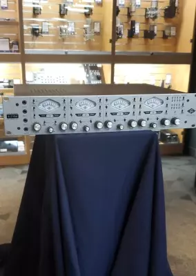 Universal Audio - 4-710D