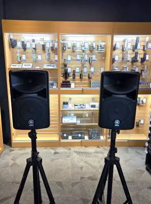 Yamaha - STAGEPAS400I