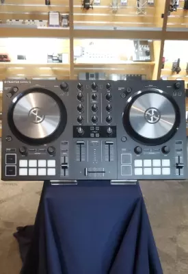 Native Instruments - KONTROL S2 MK3