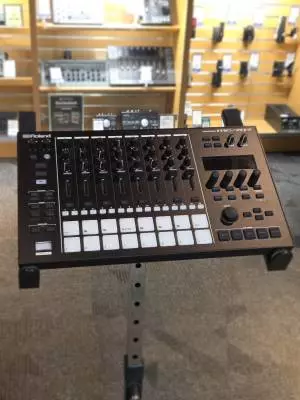 Roland - MC-707