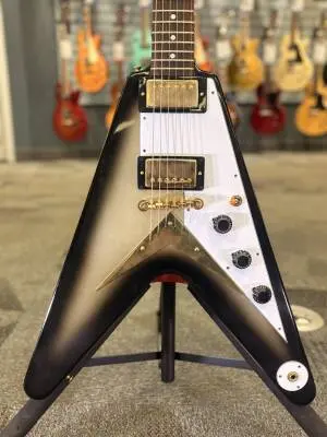 Gibson Custom Shop Flying V Silverburst 2