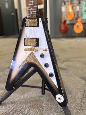 Gibson Custom Shop Flying V Silverburst 2