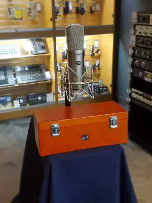 Warm Audio - WA87-R2