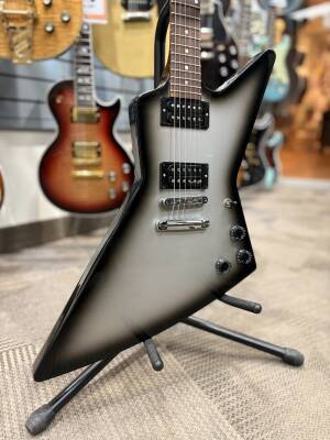 Gibson 80's Explorer Silverburst 2