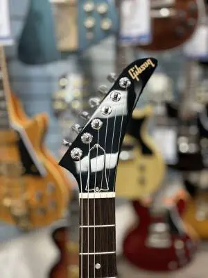 Gibson 80's Explorer Silverburst 2
