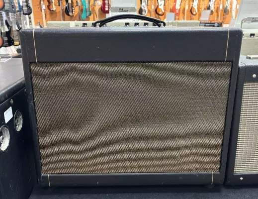 Line 6 - DT25-112CAB