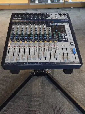 Soundcraft - SIGNATURE 12