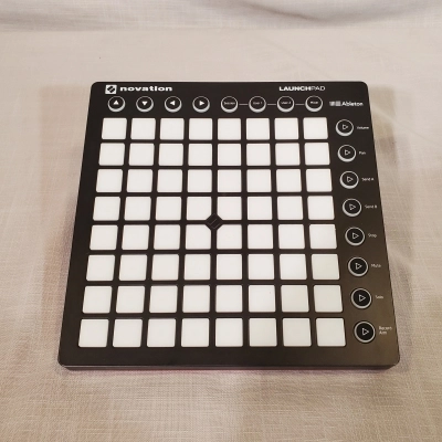 Novation - LAUNCHPAD MK2