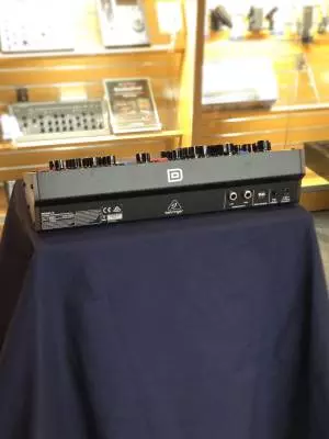 Behringer - MODEL D 2