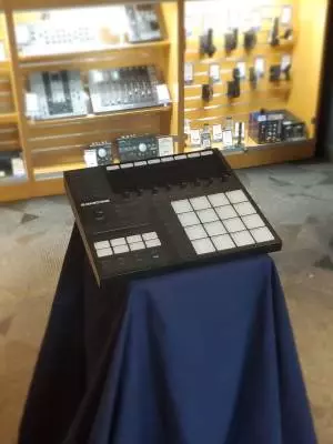 Native Instruments - MASCHINE MK3