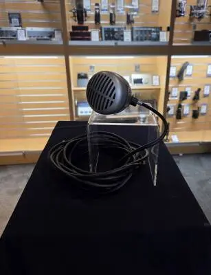 Store Special Product - Shure - 520DX