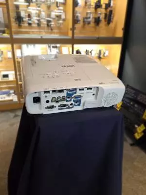 Epson - POWERLITE 2247U 2