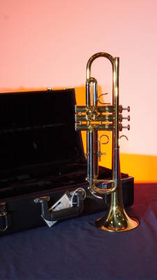 Jupiter Standard Student Bb Trumpet with Case 2