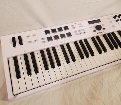 Arturia - KEYLAB ESSE 88 2