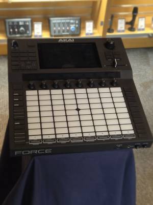 Gear Hunter | Akai - FORCE-AKAI