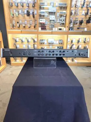 Tascam - US-16X08 2
