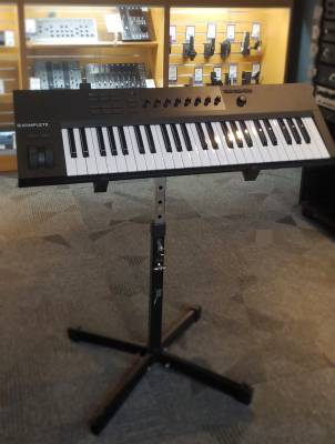 【しんのすけ】KOMPLETE KONTROL A61 Native Instruments Komplete Kontrol A61 - 61-Note Controller