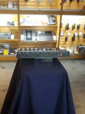 Native Instruments - MASCHINE PLUS 2