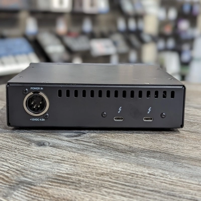 Universal Audio - UAD-2 Satellite Thunderbolt 2