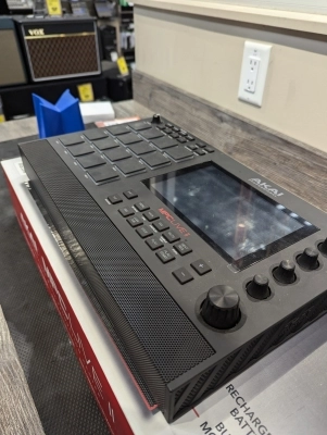 Akai - MPC LIVE II