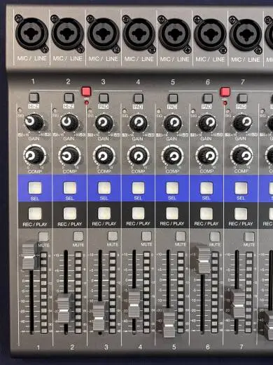 Zoom - LIVETRAK L-12 2