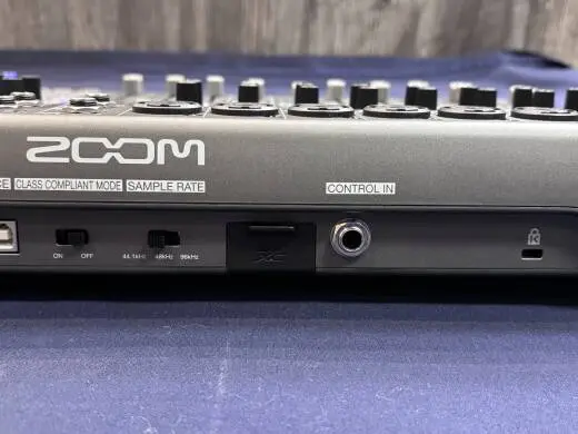 Zoom - LIVETRAK L-12 2