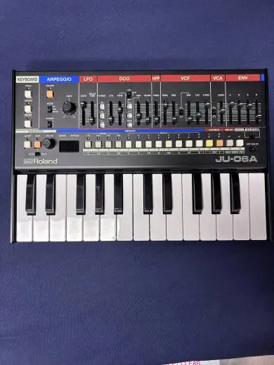 Roland - JU-06A