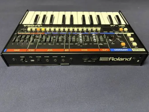 Roland - JU-06A 2