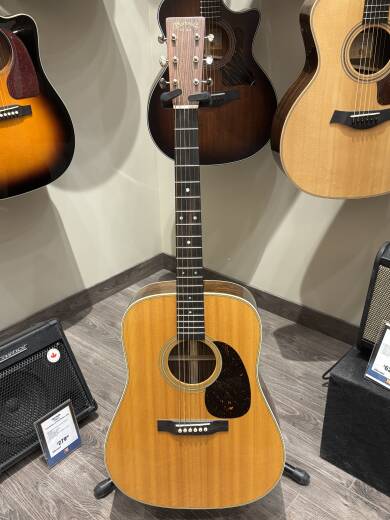 Store Special Product - Martin Guitars - D-28 2017