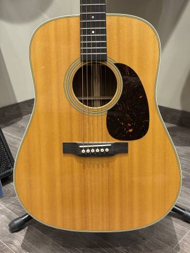 Store Special Product - Martin Guitars - D-28 2017