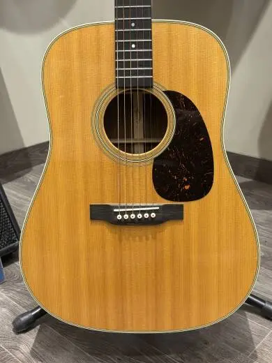 Martin Guitars - D-28 2017 2