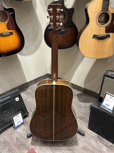 Store Special Product - Martin Guitars - D-28 2017