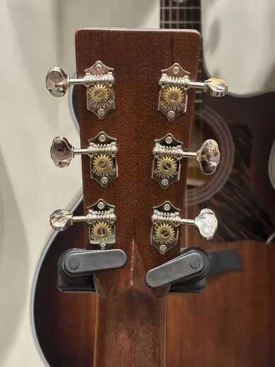 Martin Guitars - D-28 2017 2