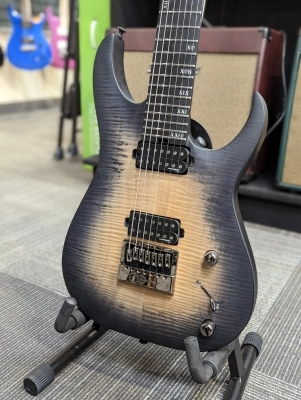 Schecter Banshee Mach-7 w/Evertune Bridge 2