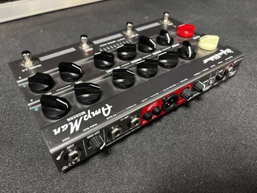Hughes & Kettner AmpMan Modern Floor Amplifier