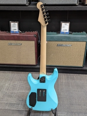 Fender - HM Strat - Ice Blue w/case 2