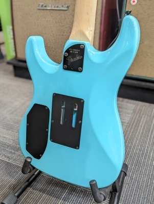 Fender - HM Strat - Ice Blue w/case 2