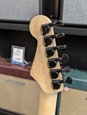 Fender - HM Strat - Ice Blue w/case 2