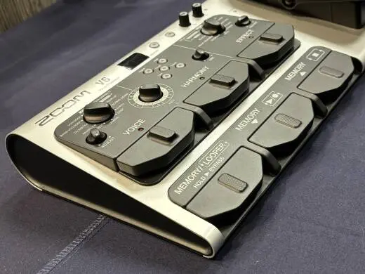 Zoom - V6SP ZOOM 2