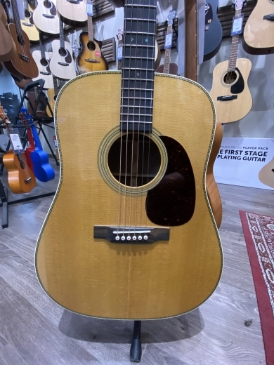 Gear Hunter | Martin Guitars - HD-28 V18