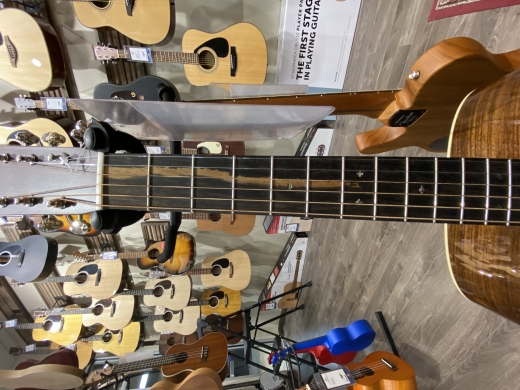 Martin Guitars - HD-28 V18 5