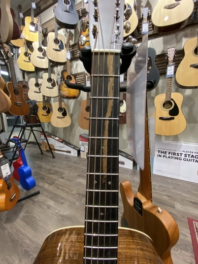 Martin Guitars - HD-28 V18 2