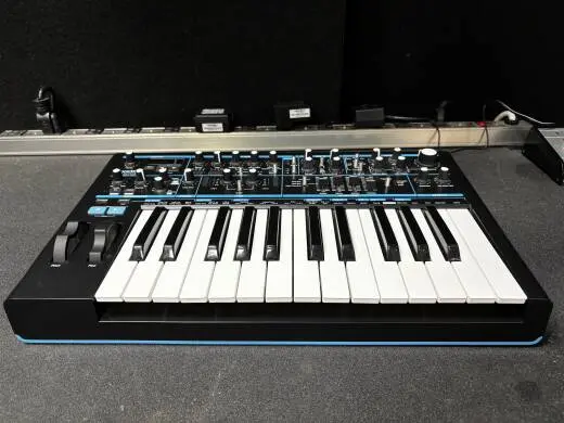 Novation - BASS STATION II 2
