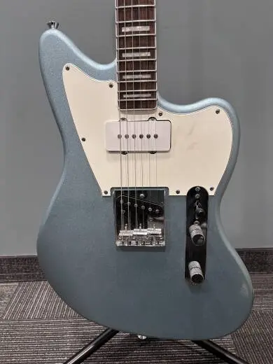 Squier - 037-7008-583 2